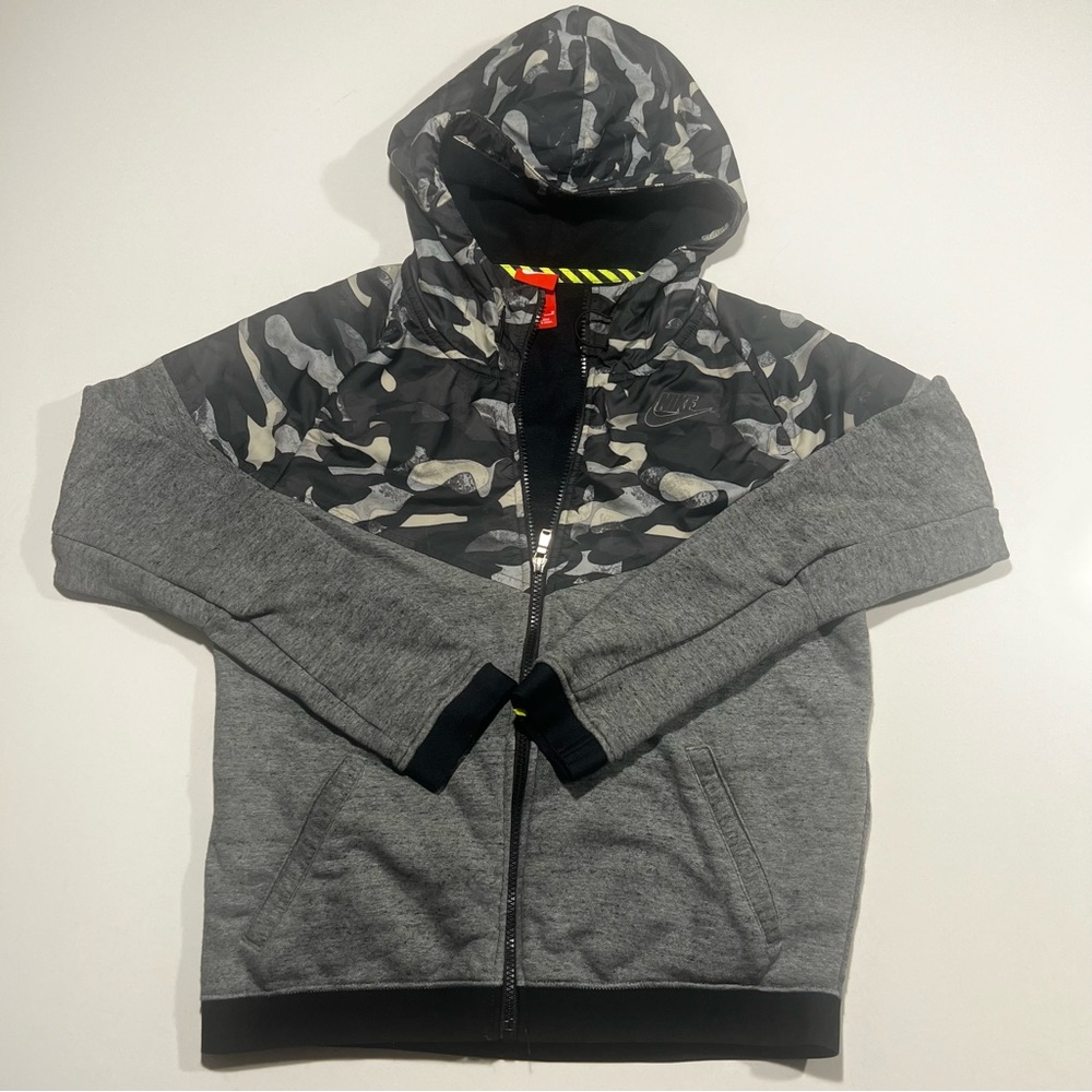 Nike grey camo hoodie jacket women’s medium